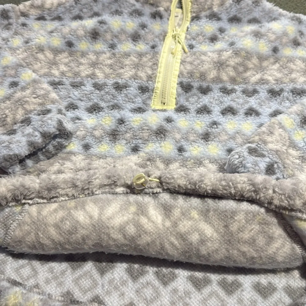 NWT No Boundaries Plush Half-Zip Pullover in Light Gray and Yellow - Picture 3 of 8